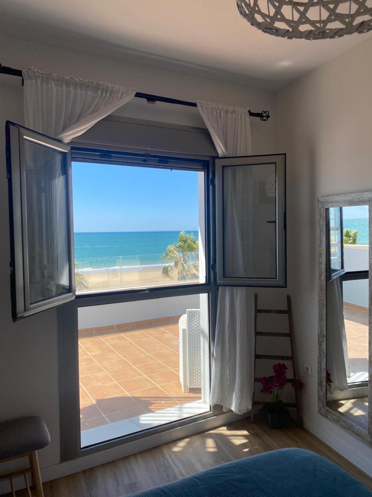 Ferienwohnung Atico Al Sol En Primera Linea De Playa Rota Exterior foto